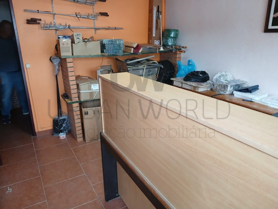 Armazém para Venda em Maxial e Monte Redondo Foto 32