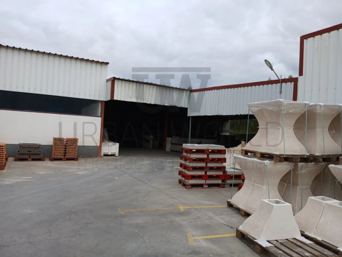 Armazém para Venda em Maxial e Monte Redondo Foto 16