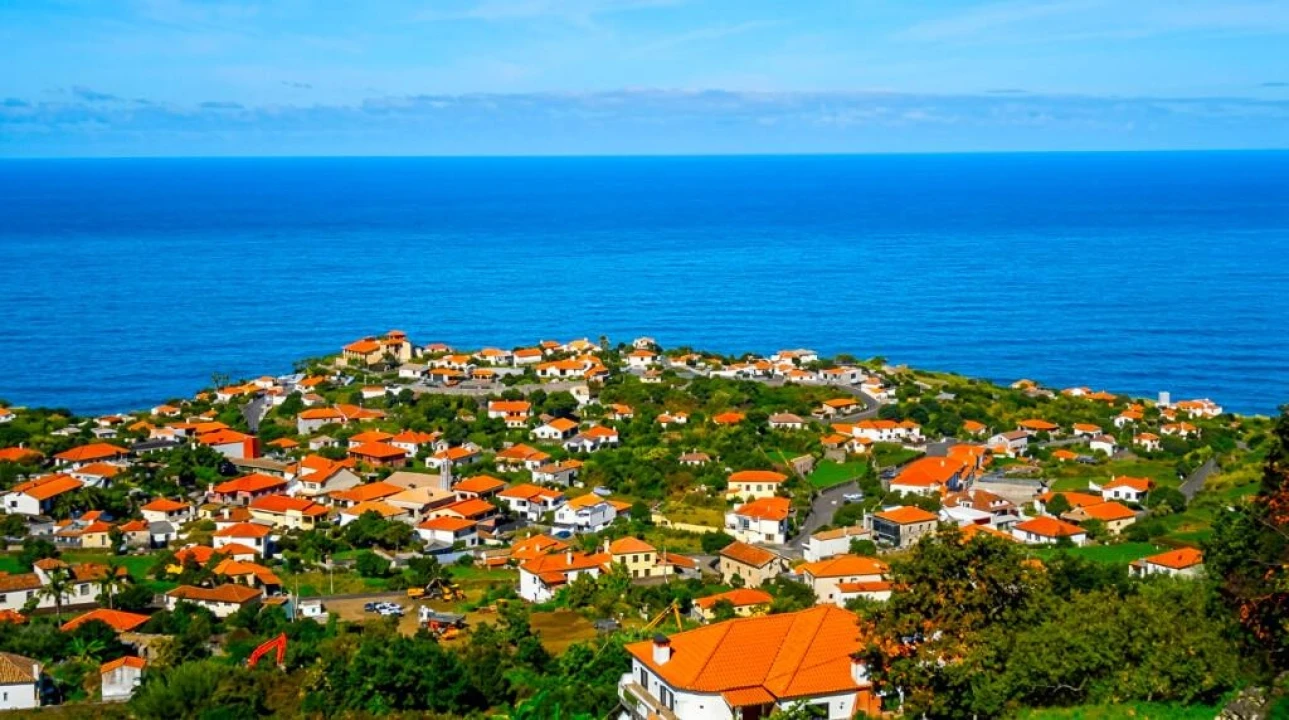 Terreno para Venda em Ponta Delgada Foto 1