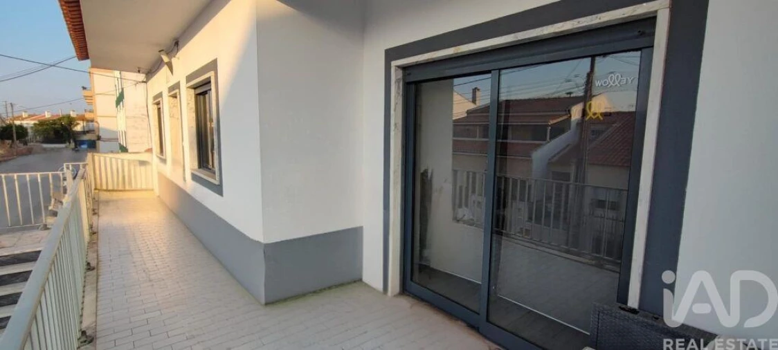 Moradia T5 para Venda em Samora Correia Foto 3