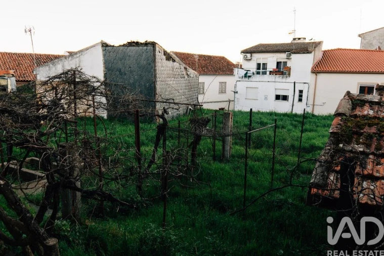 Moradia T9 para Venda em Vila Nova de Foz Côa Foto 25