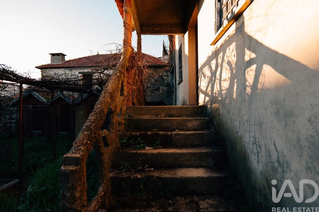 Moradia T9 para Venda em Vila Nova de Foz Côa Foto 7