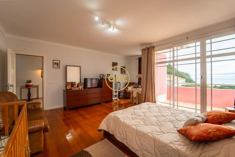 Moradia T4 para Venda em Cabouco Foto 14