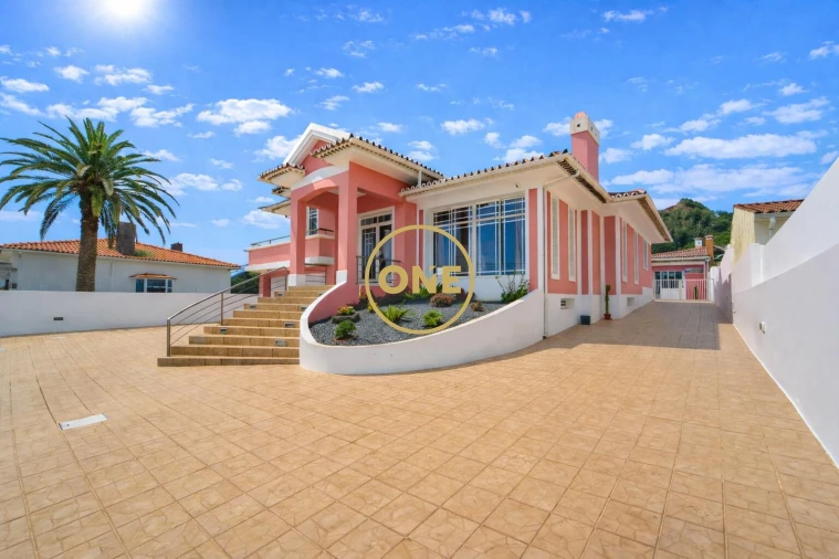 Moradia T4 para Venda em Cabouco