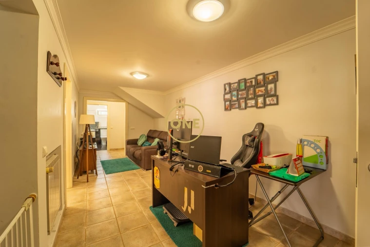 Moradia T4 para Venda em Cabouco Foto 23