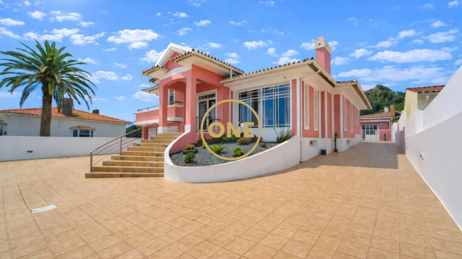 Moradia T4 para Venda em Cabouco
