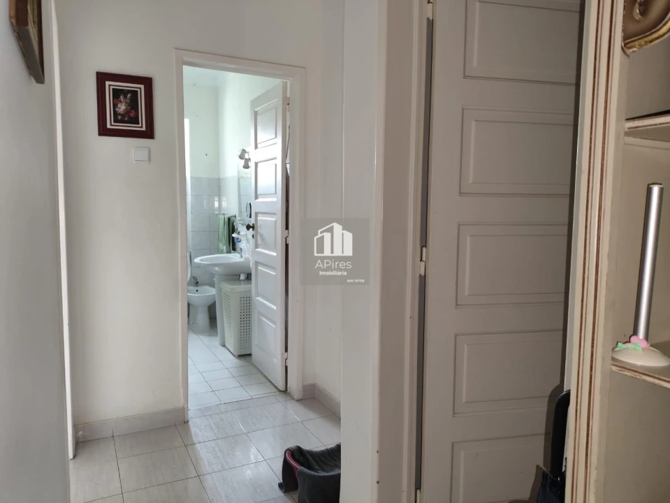 Apartamento T2 para Venda em Almada, Cova da Piedade, Pragal e Cacilhas Foto 24