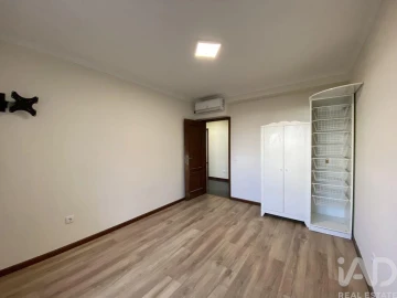 Apartamento T2 para Venda em Mafamude e Vilar do Paraíso