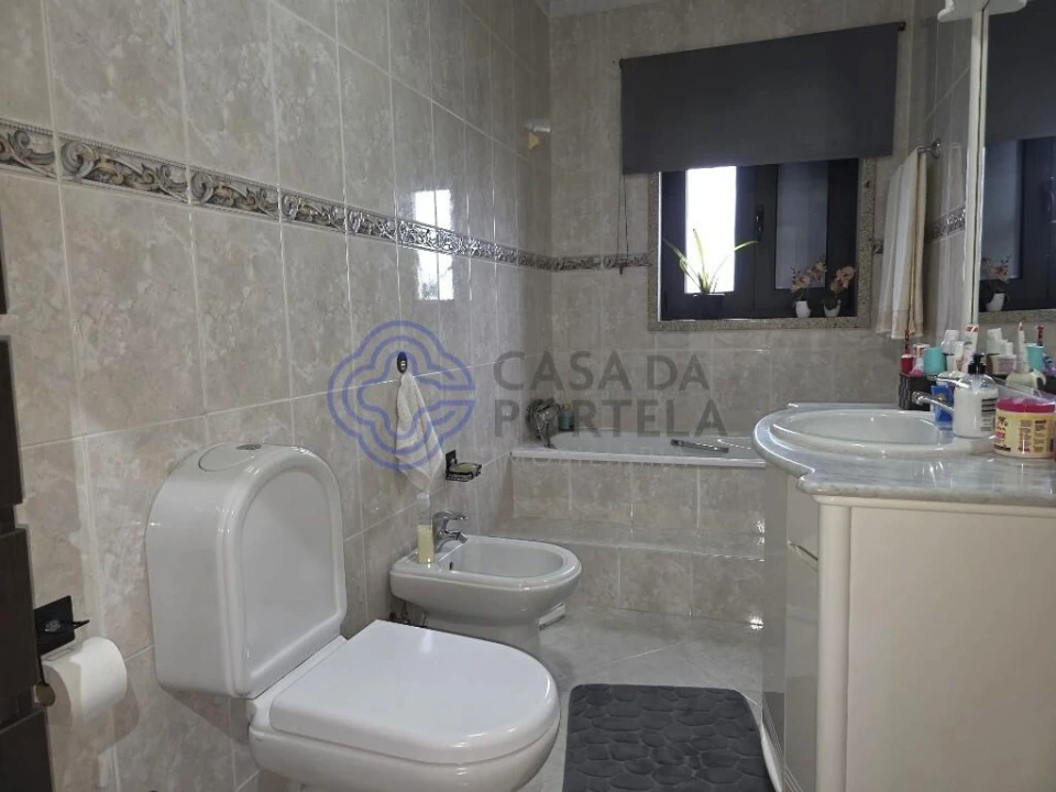 Moradia T3 para Venda em Landim Foto 5