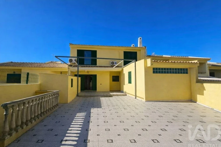 Moradia T2 para Venda em Albufeira e Olhos de Água Foto 1