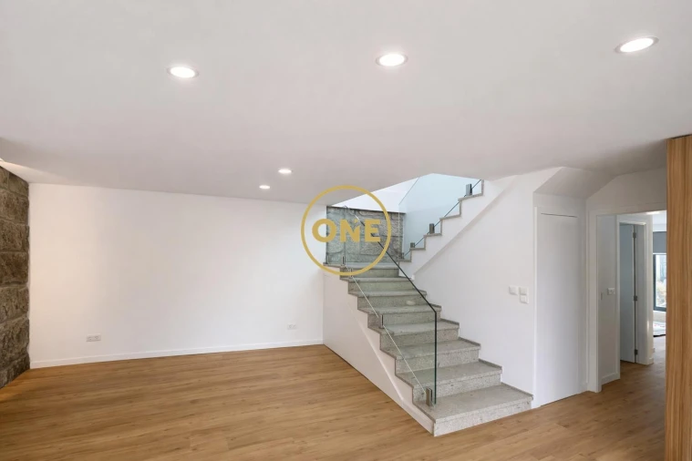 Moradia T3 para Venda em Ribeira Foto 12