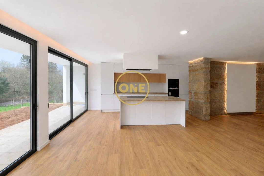 Moradia T3 para Venda em Ribeira Foto 8