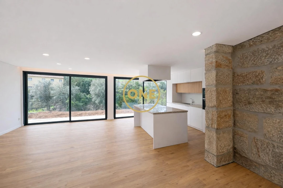 Moradia T3 para Venda em Ribeira Foto 5