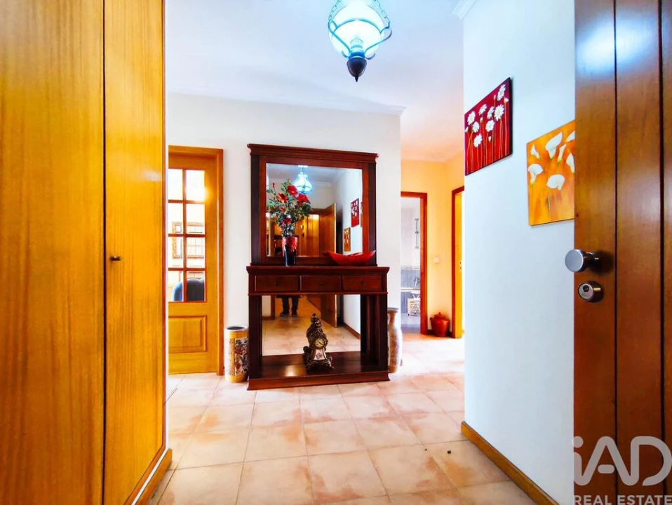 Apartamento T2 para Arrendamento em Vila Praia de Ancora Foto 1