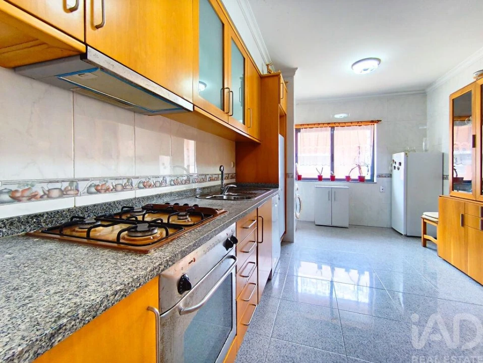 Apartamento T2 para Arrendamento em Vila Praia de Ancora Foto 10