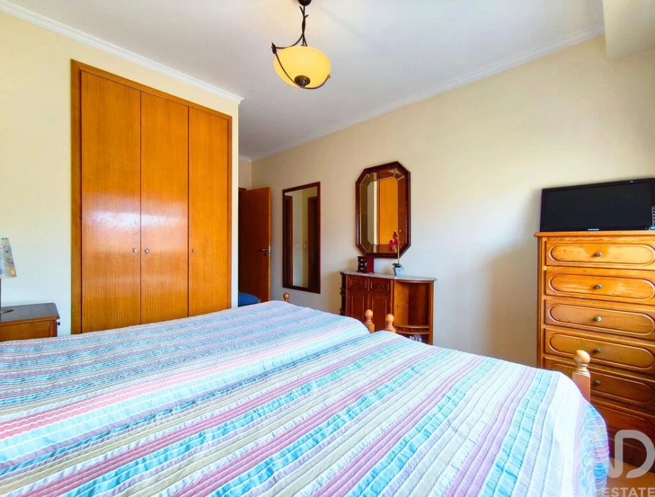 Apartamento T2 para Arrendamento em Vila Praia de Ancora Foto 21