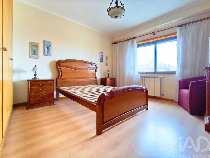 Apartamento T2 para Arrendamento em Vila Praia de Ancora Foto 16