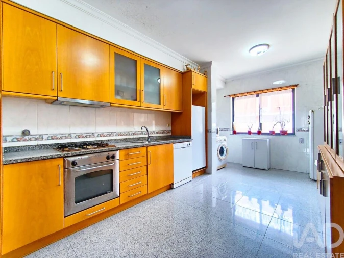 Apartamento T2 para Arrendamento em Vila Praia de Ancora Foto 8