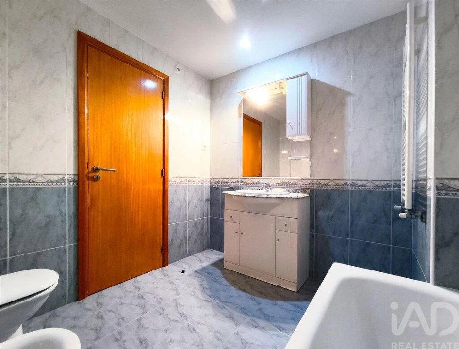 Apartamento T2 para Arrendamento em Vila Praia de Ancora Foto 14