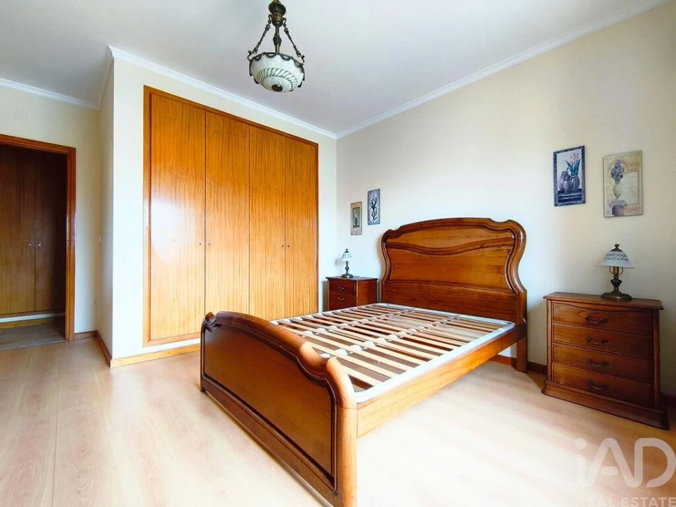 Apartamento T2 para Arrendamento em Vila Praia de Ancora Foto 17