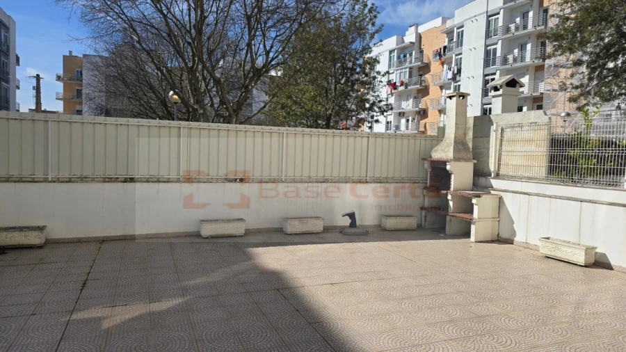 Apartamento T1 para Venda em Vialonga Foto 6