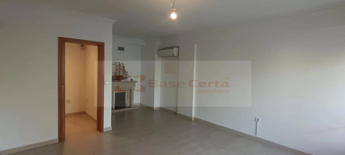 Apartamento T1 para Venda em Vialonga Foto 7