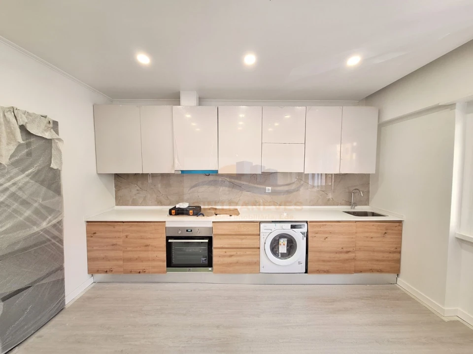 Apartamento T2 para Venda em Águas Livres Foto 1