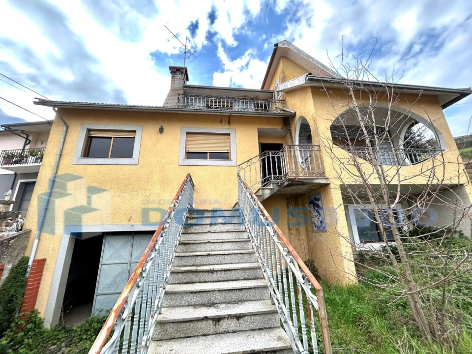 Moradia para Venda em Loureiro Foto 1