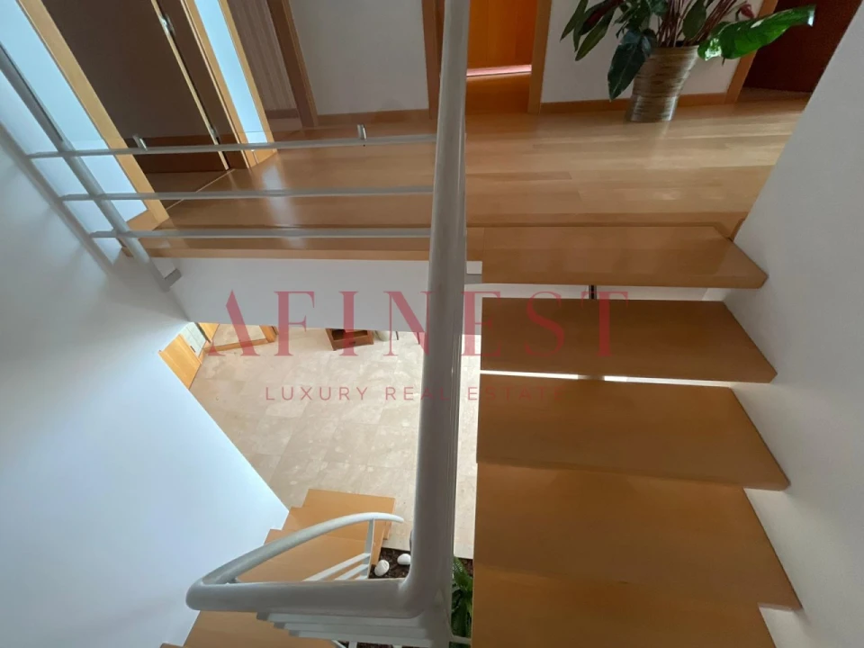 Apartamento T5 para Arrendamento em Sesimbra (Santiago) Foto 26