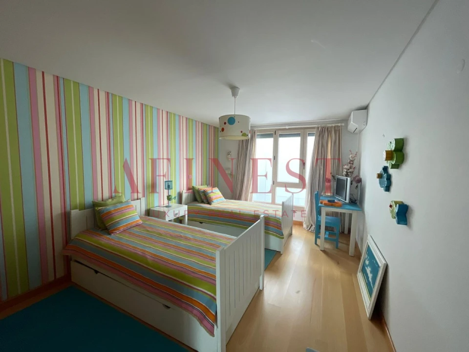 Apartamento T5 para Arrendamento em Sesimbra (Santiago) Foto 27