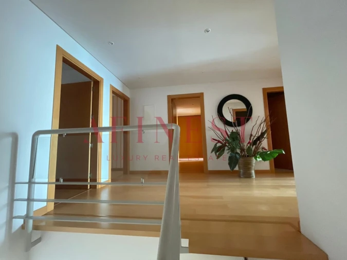 Apartamento T5 para Arrendamento em Sesimbra (Santiago) Foto 28