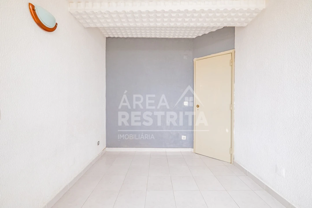 Apartamento T1 para Venda em Costa da Caparica Foto 10