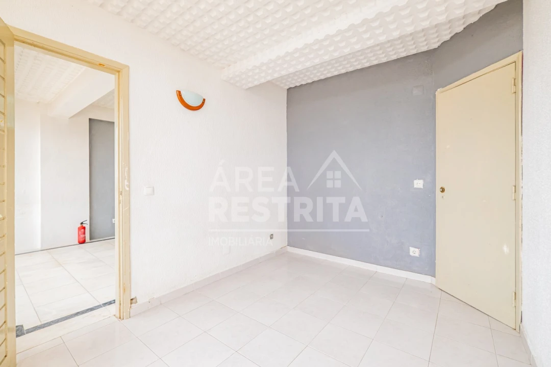 Apartamento T1 para Venda em Costa da Caparica Foto 11