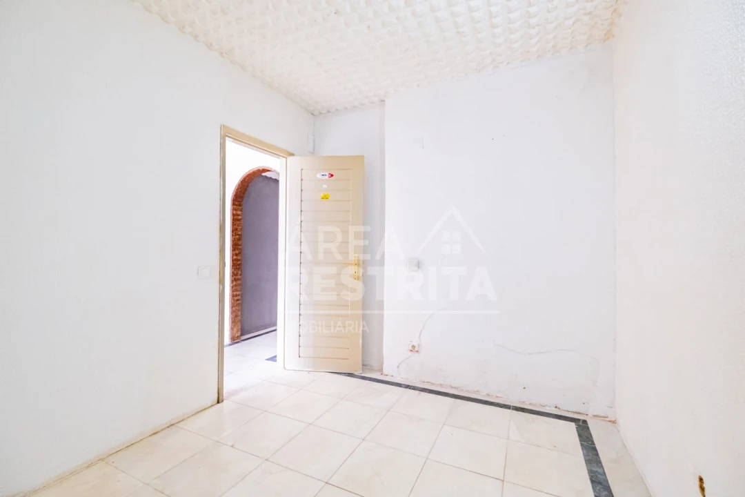 Apartamento T1 para Venda em Costa da Caparica Foto 14