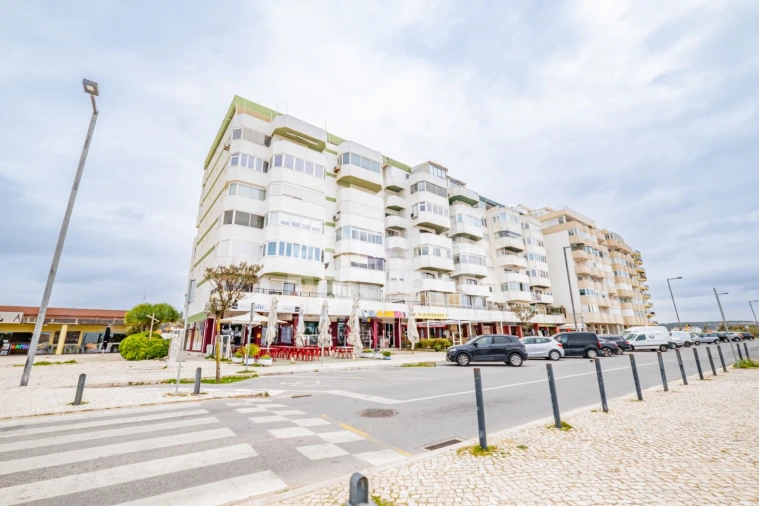 Apartamento T1 para Venda em Costa da Caparica Foto 2