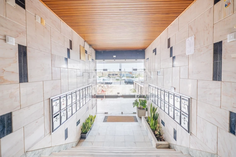 Apartamento T1 para Venda em Costa da Caparica Foto 4