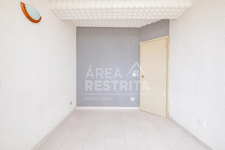 Apartamento T1 para Venda em Costa da Caparica Foto 10