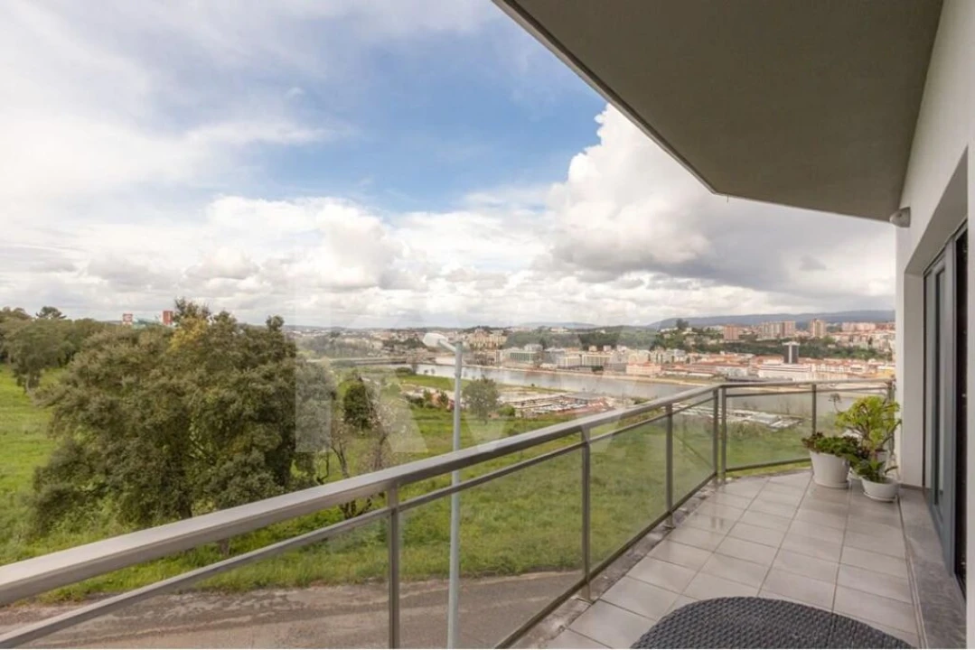 Apartamento T3 para Arrendamento em Eiras e São Paulo de Frades Foto 13