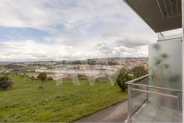 Apartamento T3 para Arrendamento em Eiras e São Paulo de Frades Foto 23