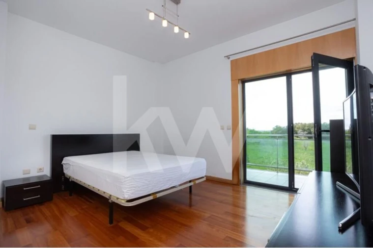 Apartamento T3 para Arrendamento em Eiras e São Paulo de Frades Foto 9