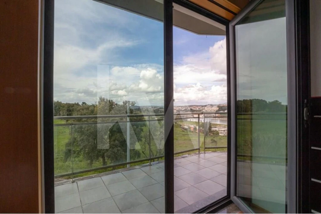 Apartamento T3 para Arrendamento em Eiras e São Paulo de Frades Foto 11