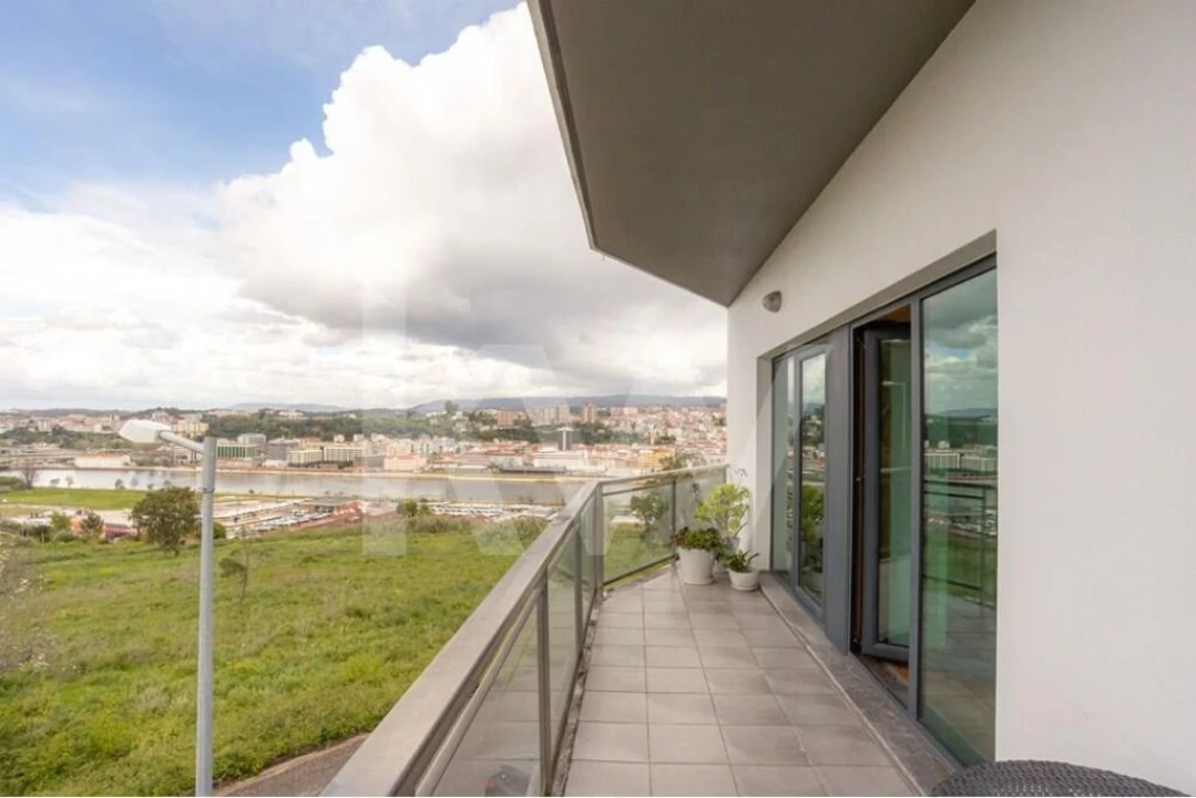 Apartamento T3 para Arrendamento em Eiras e São Paulo de Frades Foto 12