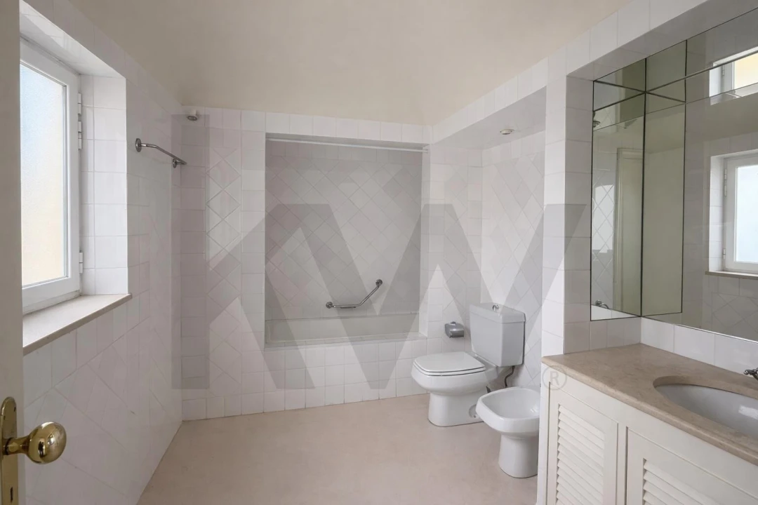 Apartamento T3 para Arrendamento em Avenidas Novas Foto 16