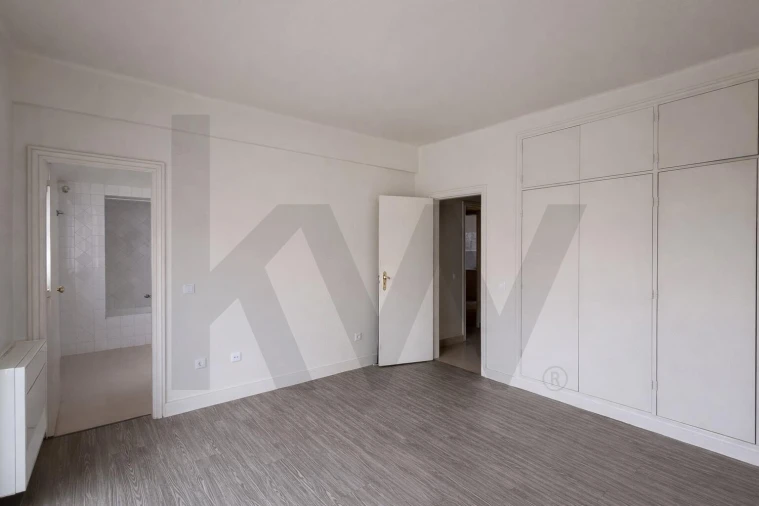 Apartamento T3 para Arrendamento em Avenidas Novas Foto 17