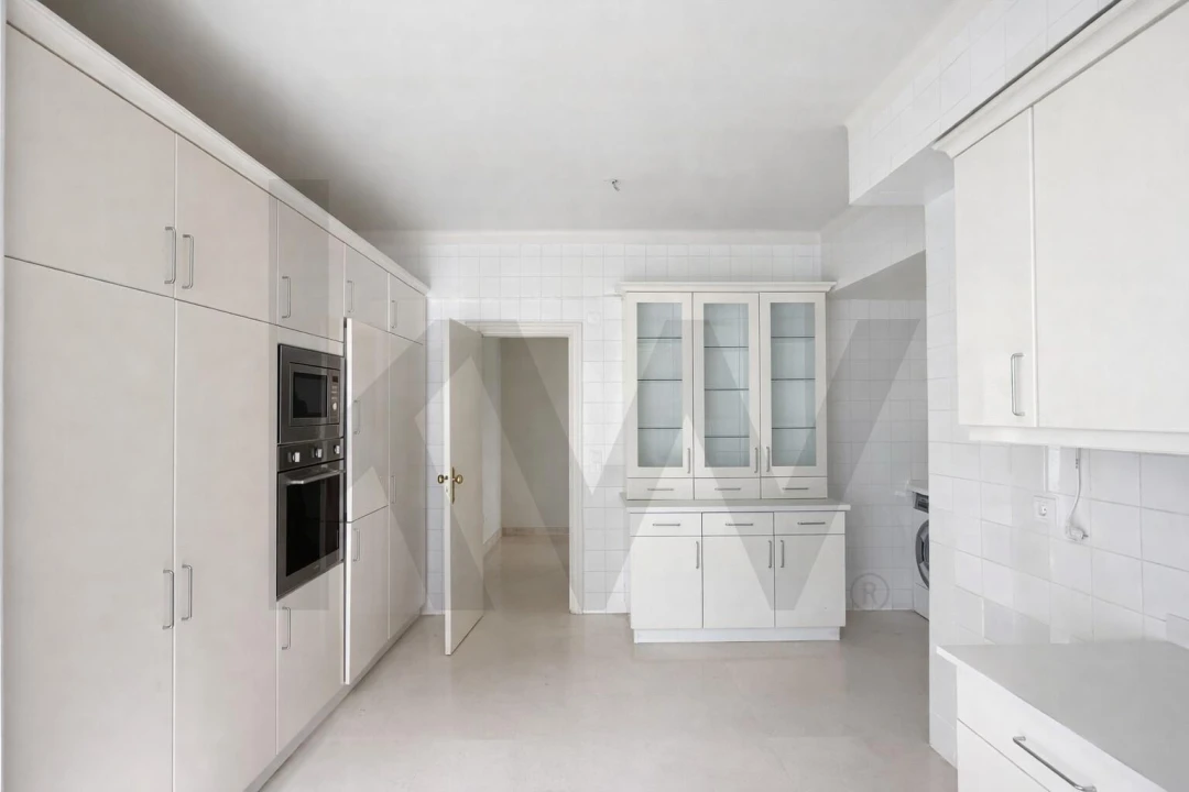 Apartamento T3 para Arrendamento em Avenidas Novas Foto 7