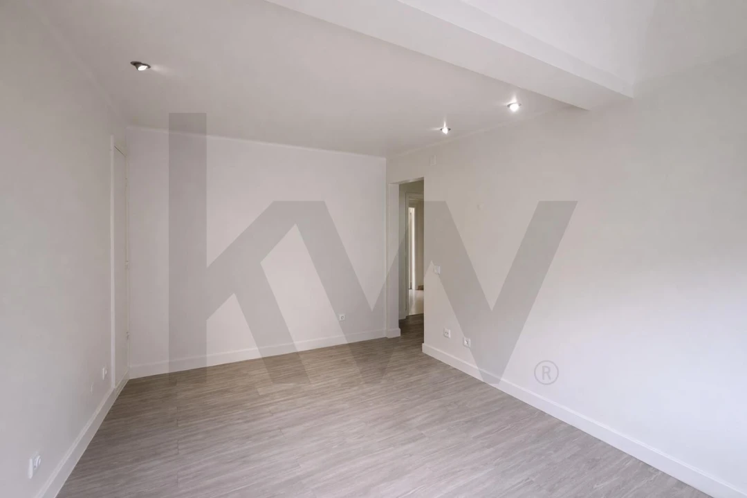 Apartamento T3 para Arrendamento em Avenidas Novas Foto 13