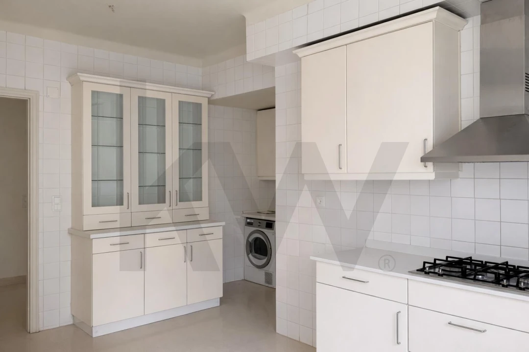 Apartamento T3 para Arrendamento em Avenidas Novas Foto 9