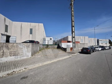 Armazém para Venda em Touguinha e Touguinhó