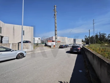 Armazém para Venda em Touguinha e Touguinhó