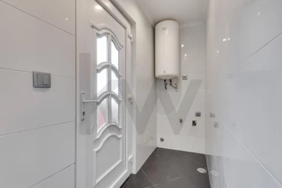 Apartamento T1 para Venda em Campolide